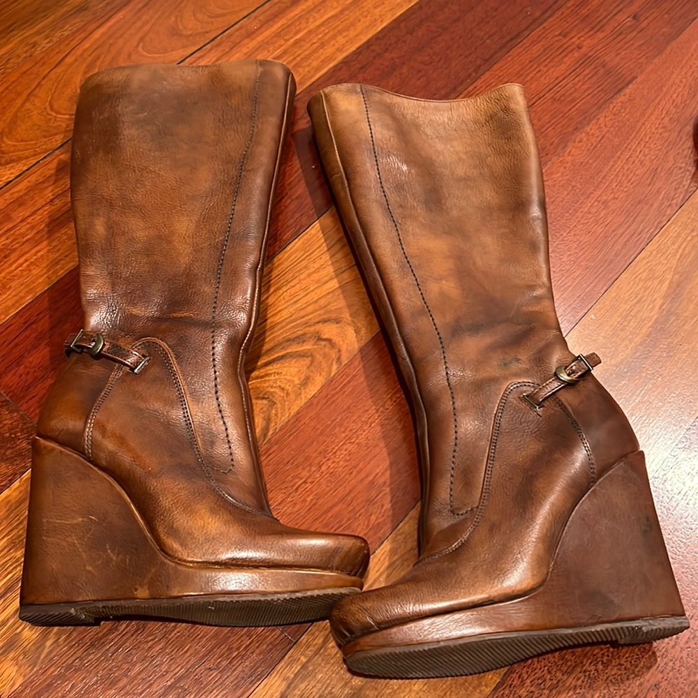 Mavis brown boots in size 5. Worn only once. Good condition. - Picture 1 of 5